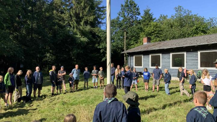 Samling om flagstangen