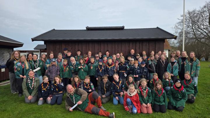 Alle de nordfynske spejdere til gruppebillede på Nordfynsk Spejderdag 2026