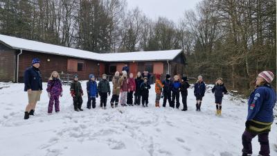 Samling i sneen ved Ruedam