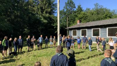Samling om flagstangen